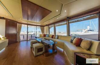 Majesty Emerald 88ft