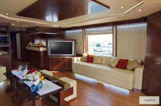 Majesty Emerald 88ft