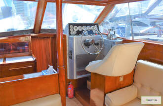 Yacht 33ft - Riverside - 2004 - Dubai Marina