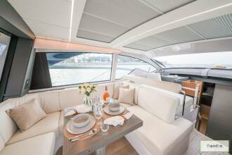 Pershing 5X Pearl White