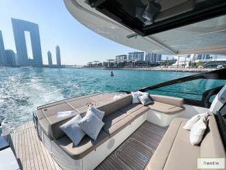 Pershing 5X Pearl White