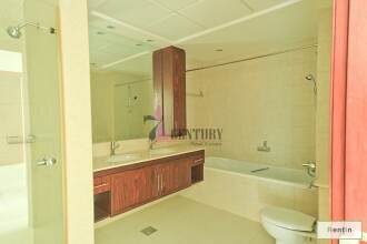 Amazing Lake & Burj Khalifa View | 2 BR Apt
