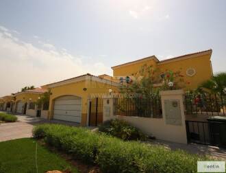 District 5,  3 BR  Small Villa , Jumeirah Park.