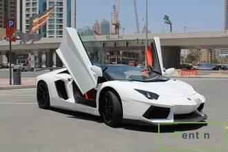 RENT LAMBORGHINI AVENTADOR ROADSTER IN DUBAI