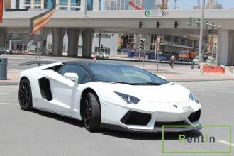 RENT LAMBORGHINI AVENTADOR ROADSTER IN DUBAI
