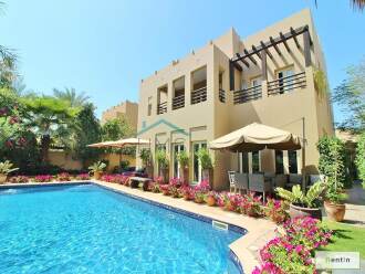 Hattan - Lake View - Private Pool - Stunning