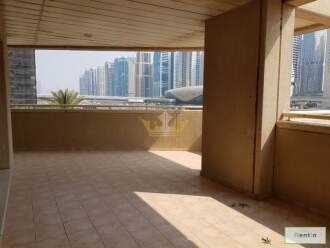 Dubai Marina Apartment Close to Metro