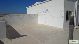 Well Maintained quiet villa with great space