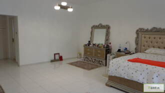 Well Maintained quiet villa with great space