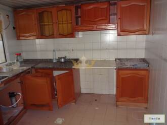 1 bedroom apt available at Burdubai
