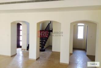 Large 3BR + Maid's Room at Emaar Villa in Marina.