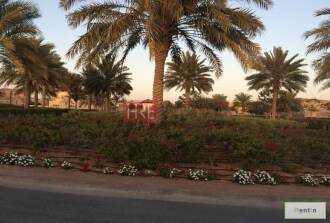 Large 3BR + Maid's Room at Emaar Villa in Marina.