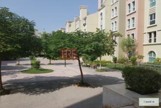 A Large Well-Maintained Studio in Discovery Gardens
