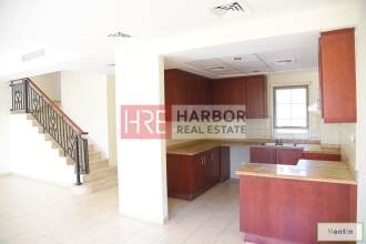 Single Row Type C,2 bedroom close to park