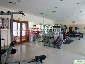 Bright & Spacious 2BR in Greens Panorama