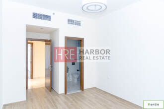 Spacious 3BR Apartment with Canal View
