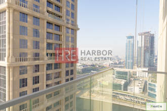 Spacious 3BR Apartment with Canal View