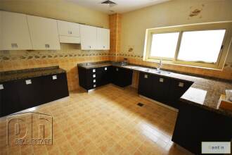 4 Bedroom Villa | 4 Cheques Accepted