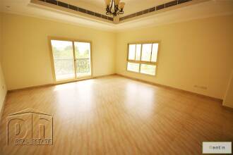 4 Bedroom Villa | 4 Cheques Accepted