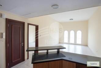 Semi Furnished 1 Bedroom in Building 60 Discovery Garden