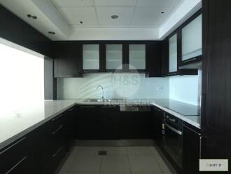 Well-maintained/Golf and Lake view