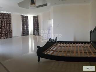 Exceptional 5 Bed with Beautiful Garden