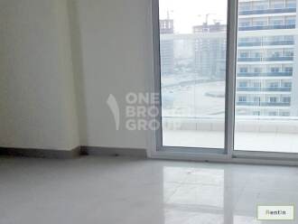 Brand new studio apt with balcony and car parking