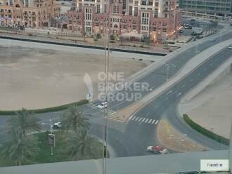 Brand new studio apt with balcony and car parking