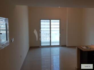 Brand new studio apt with balcony and car parking