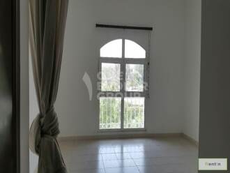 Large 1 BR Apt 1004 sq.ft. + storage in Med Cluster in Street 4