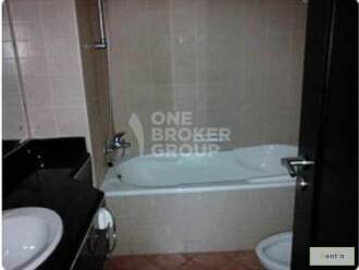 Large 1 BR Apt 1004 sq.ft. + storage in Med Cluster in Street 4
