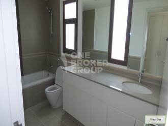 Well-Kept 3 BR Townhouse | Back to Back