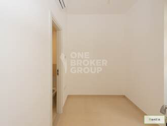 Well-Kept 3 BR Townhouse | Back to Back