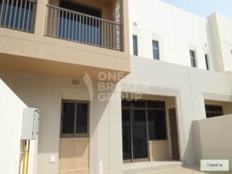 Well-Kept 3 BR Townhouse | Back to Back