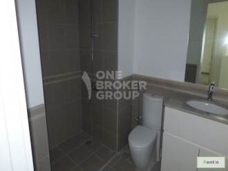 Well-Kept 3 BR Townhouse | Back to Back