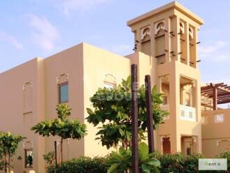 Landscaped 5BR Villa,Dubai Style, 2 Chqs