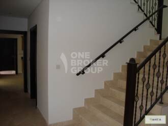 Well Maintained Corner Villa, 5 Bedroom