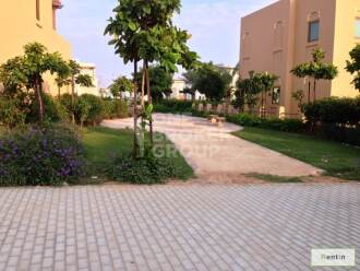 Well Maintained Corner Villa, 5 Bedroom