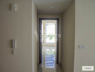 Vacant,Bay Central, Modern Style 2BR Apt