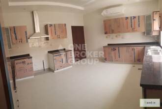 5 BED + MAID + GARDEN, INDEPENDENT VILLA