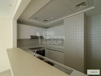 2BR plus Maids Beachfront Apt, Sea View