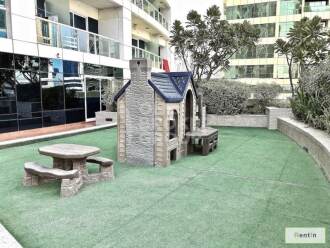 Spacious and large Studio, full Lake view