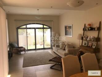 4 BR next to Park, single row, Mudon