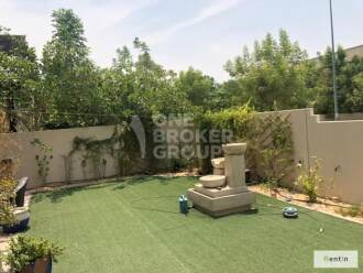 4 BR next to Park, single row, Mudon