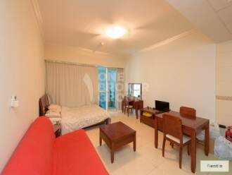 Vacant/Studio/Middle Floor/ with balcony