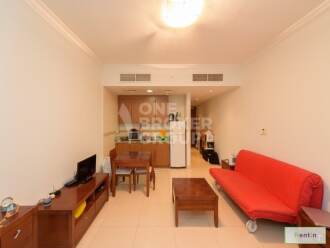 Vacant/Studio/Middle Floor/ with balcony