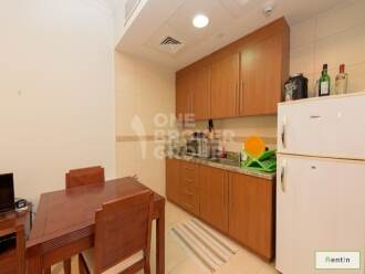 Vacant/Studio/Middle Floor/ with balcony