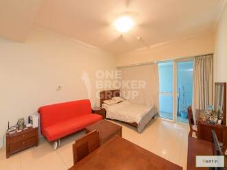 Vacant/Studio/Middle Floor/ with balcony