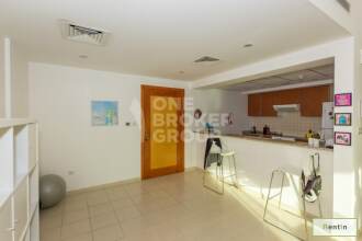 Large 1BR,Pool and Park views,Av in Aug