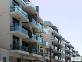 Luxury Finished 2 bed, vacant, 4 chqs